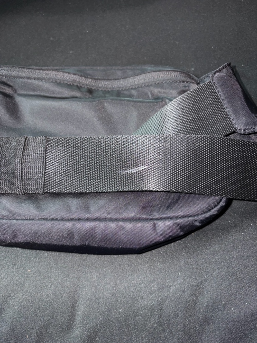 lululemon athletica 2L Black Waist Pack - Compact Everyday Belt Bag - Picture 4 of 4